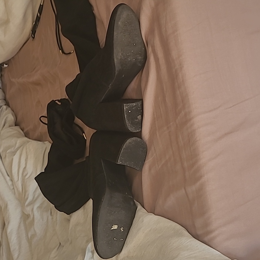 Boots - Picture 5 of 9